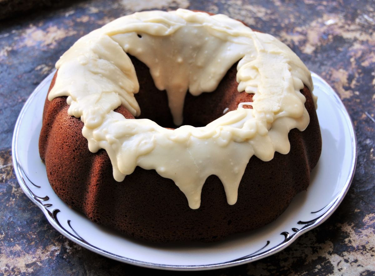 Pumpkin Bundt Cake With Vanilla Glaze 