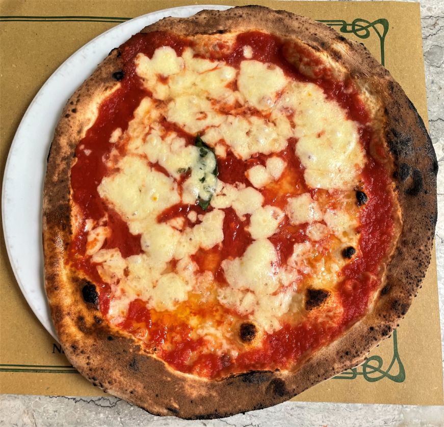 Top down view of a margherita pizza