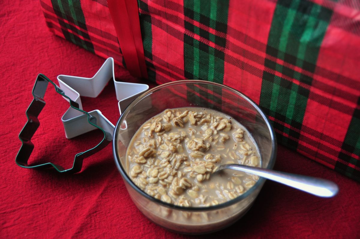 Holiday Spiced Overnight Oats | Tangled Up In Food