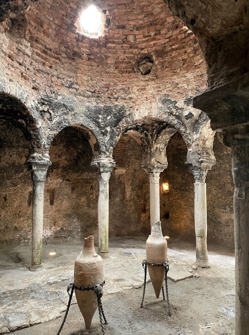 Stone chamber with columns