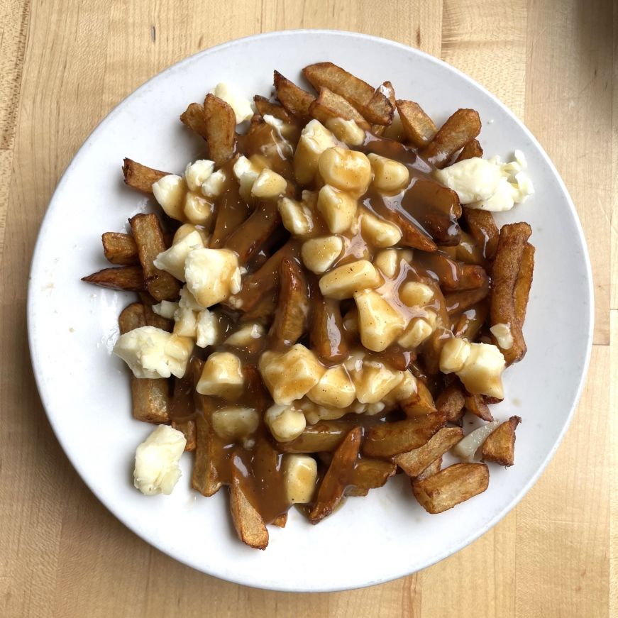 Plate of poutine