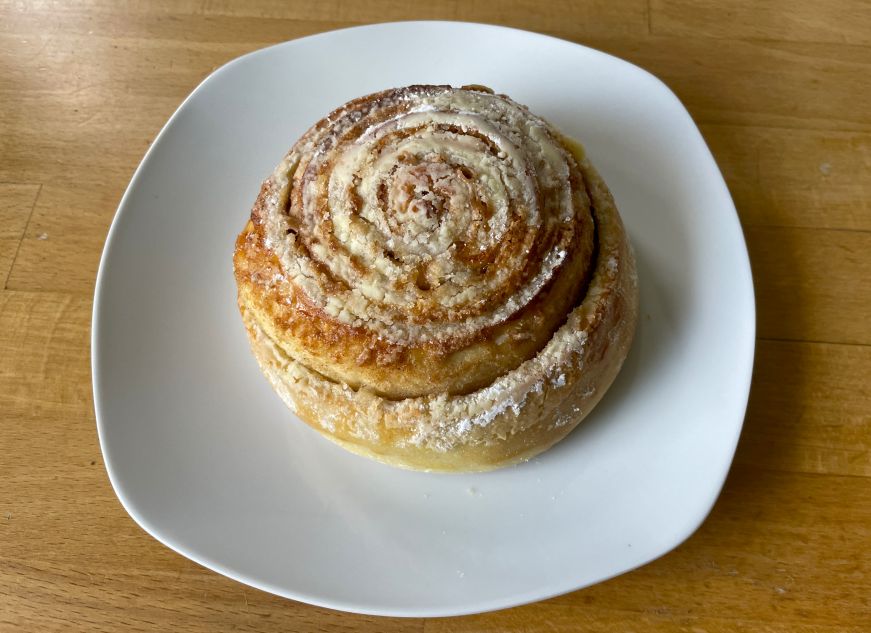 Cinnamon roll from Brauð & Co Cinnamon roll