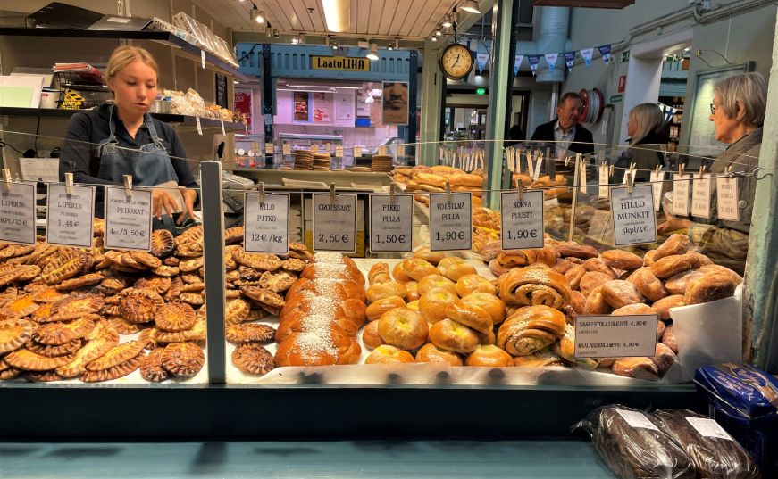 Bakery stall with Karelian pasties