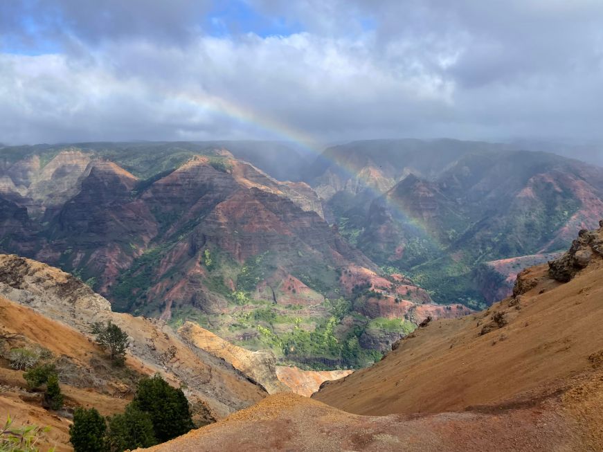 Rainbow over the rim of Waimea Canyon